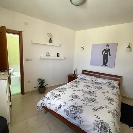 Penthouse Steps From Stunning Balluta Bay Sliema