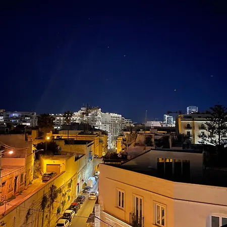 Penthouse Steps From Stunning Balluta Bay