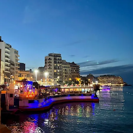 Appartement Penthouse Steps From Stunning Balluta Bay Sliema